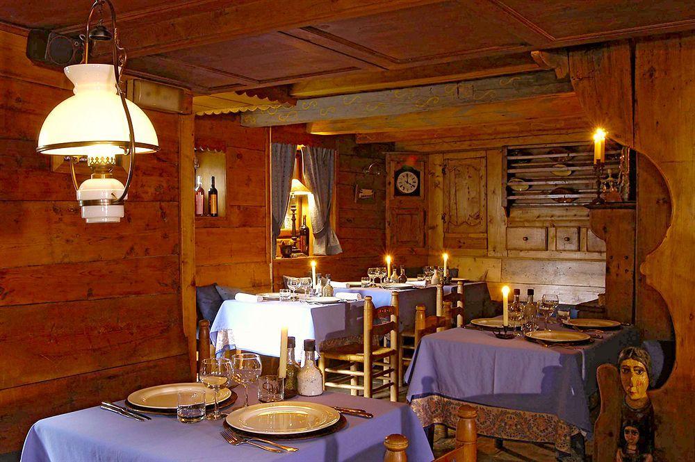 Au Coin Du Feu Hotel 3*